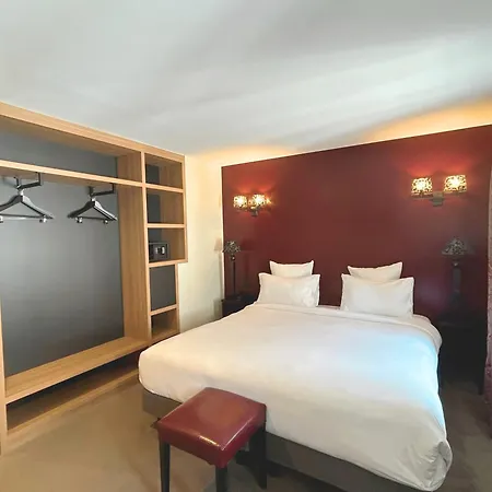 Отель Arok 3*