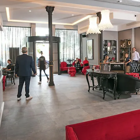 Arok Hotel